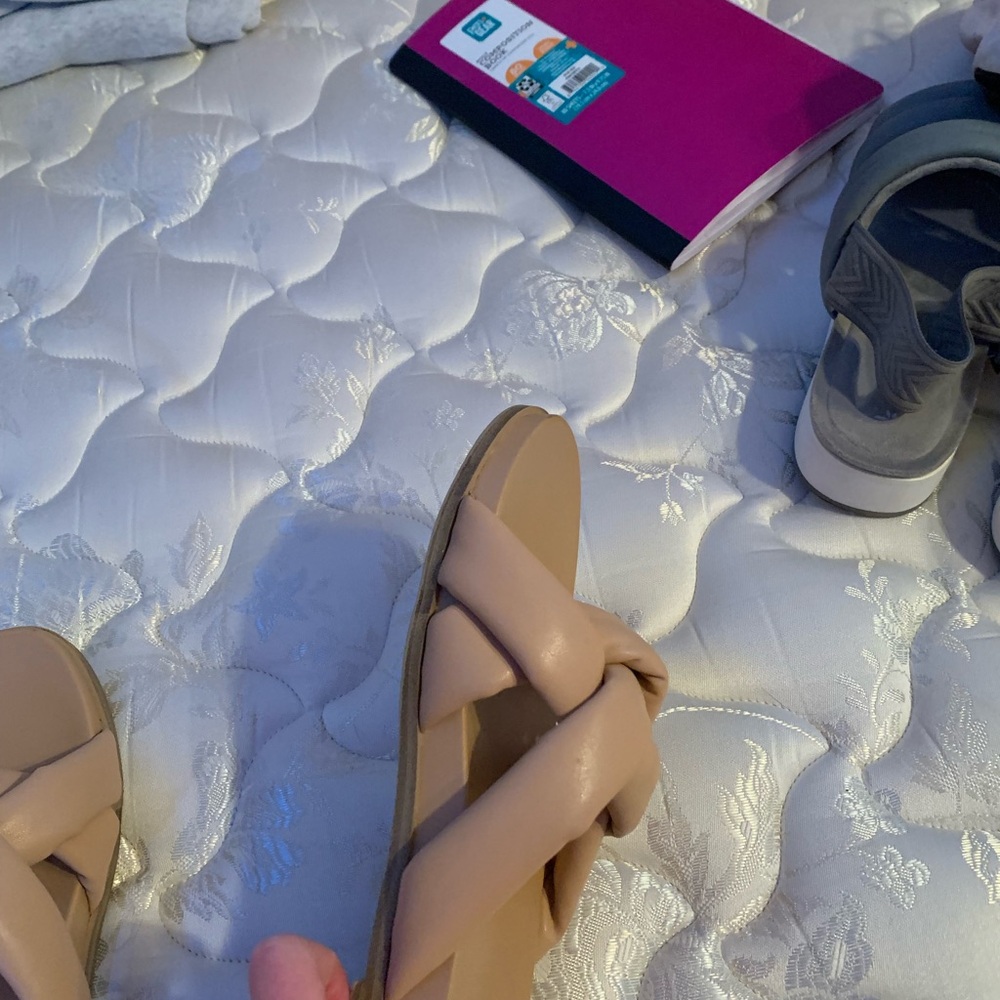 Sandles - Picture 7 of 8